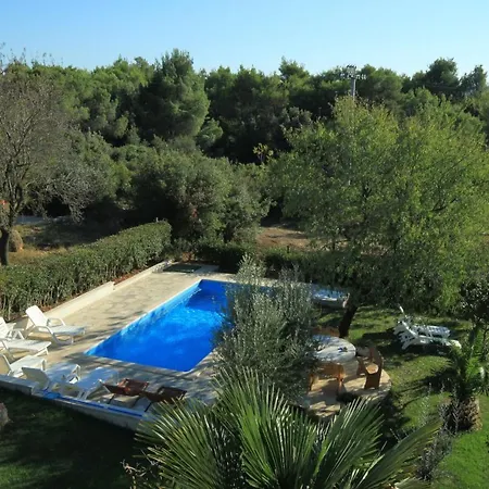 With Swimming Pool - 7356 Apartamento Pula