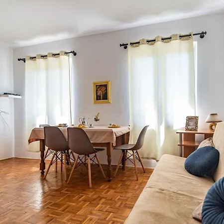 Apartments With A Swimming Pool Pula - 7356 Apartment