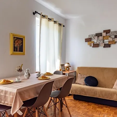 Apartament With Swimming Pool - 7356 Pula