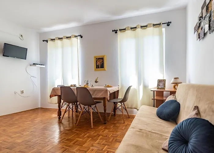 With Swimming Pool - 7356 아파트